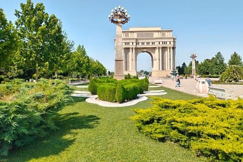 Tidløs 8-dagers privat kulturtur fra Baku til Kaukasus