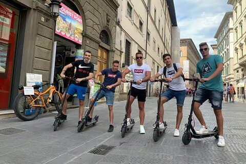 Découvrez Florence en scooter électrique