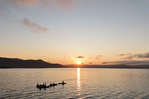 El Salvador Sunrise kajakpaddling erfarenhet på Ilopango Lake