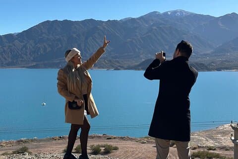 Explore os Andes: Tour Privado com Café da Manhã e Almoço Regional
