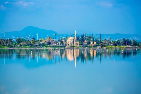 Larnaca Airport Pickup with 1-Hour Coastal Sightseeing Ride