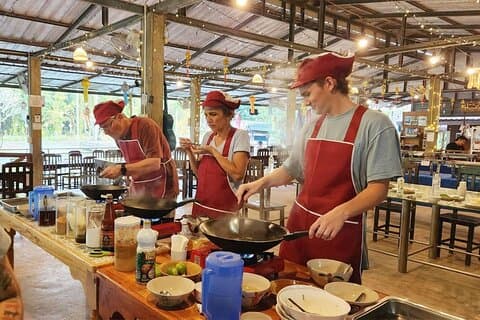チェンライ: ギヴグリーンファームハウスでランナー家庭料理教室