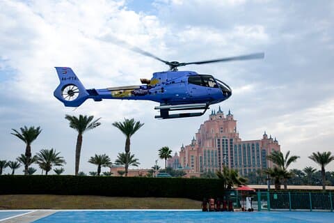 Abu Dhabi helikopter tur og aften ørken Safari kombination