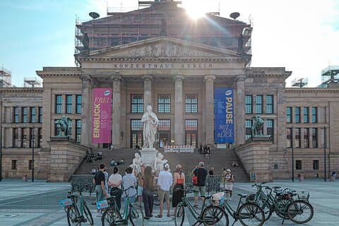 Berlino: tour scolastico in bicicletta per esplorare i punti salienti della città