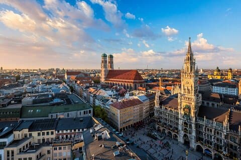 Fra München: Personlig privat dagstur med kjøretøy og guide