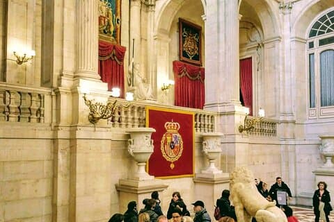Madrid Royal Palace Profesjonell omvisning med Skip the Line
