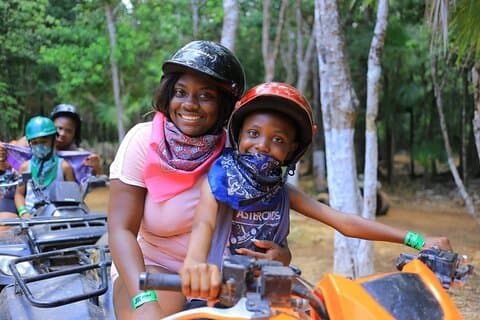 Atv-oplevelse, Ziplines-eventyr og Cenote-svømning fra Cancun og Riviera Maya