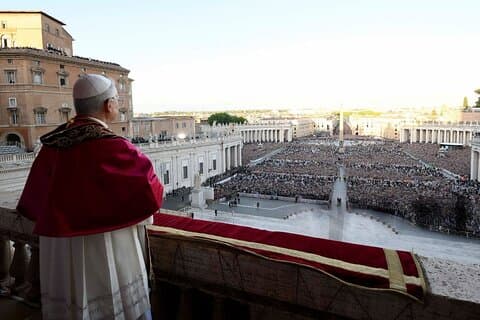 ローマ聖ペテロ広場での教皇謁見体験