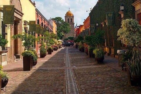 Private Day Tour to Tequila Cantaritos Factories and Castle