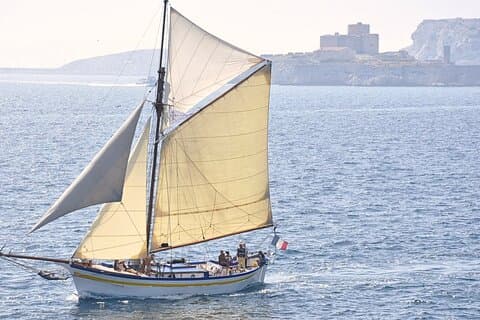 Cruise Calanques National Park