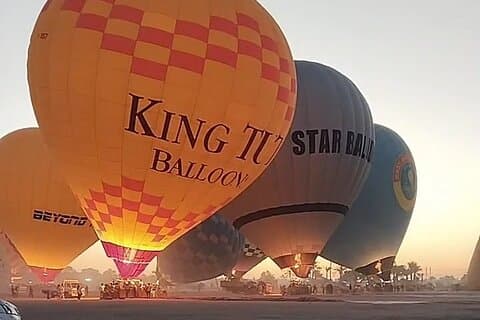 Sonnenaufgang Heißluftballonfahrt über Luxor Alte Wunder