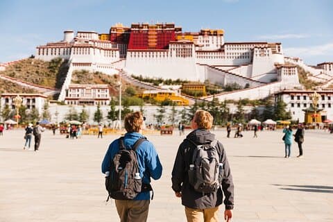 5-Day Luxury Tibet Tour with Culture, Lakes and Photo Shoot