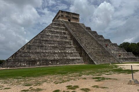 Aventura en Chichén Itzá Tour Clásico! Cenote y Valladolid