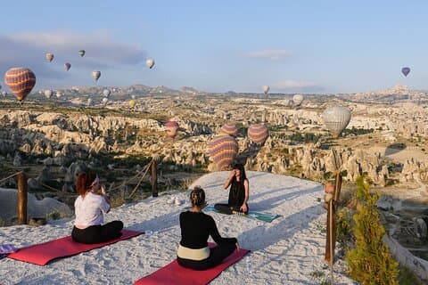 Kappadokien Höjdpunkter Tour med guidad yoga session