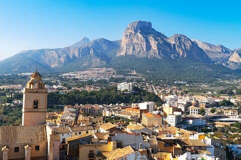 Alicante: Tour privato alle grotte di Guadalest, Polop e Canelobre
