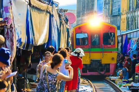 Bangkok 2-dagars tur: Thailändska köket, Flytande, Nöjen och Tågmarknader