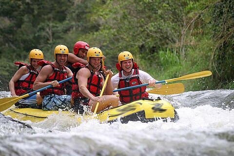 Aventura de rafting em Paraty