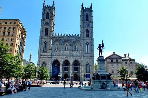 Visite à pied autoguidée du centre-ville historique du Vieux-Montréal
