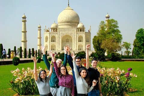 Tour privato del Taj mahal e di Agra da Delhi in auto