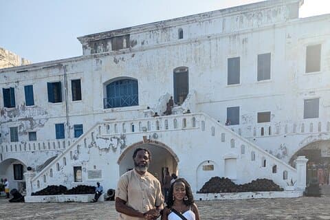 Slaveri och stillhet : Cape Coast slott till kakum park Tour