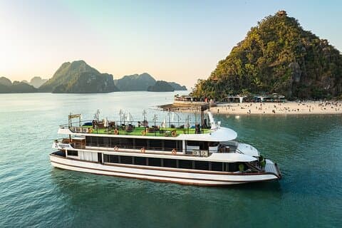 Croisière de luxe dans la baie d'Halong avec déjeuner buffet et coucher de soleil