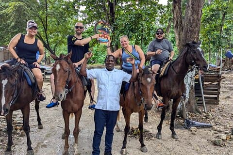 Paseos a Caballo y Aventuras Blue Hole Ocho Ríos