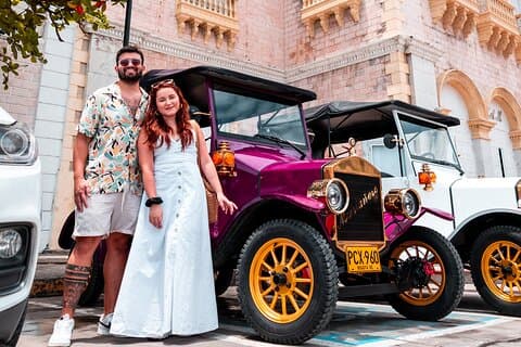 Cartagena Private Classic Car Tour Up to 5+ Bilingual Guide