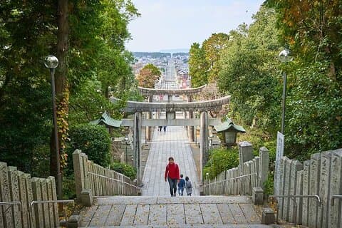 Hoteller i nærheden af Karado Market, Kokura Castle & Miyajitake Shrine Tour