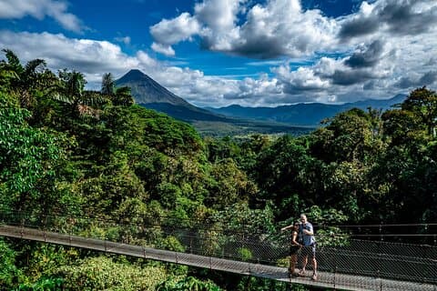 Tour por el puente colgante Arenal con paseos a caballo y vistas al volcán