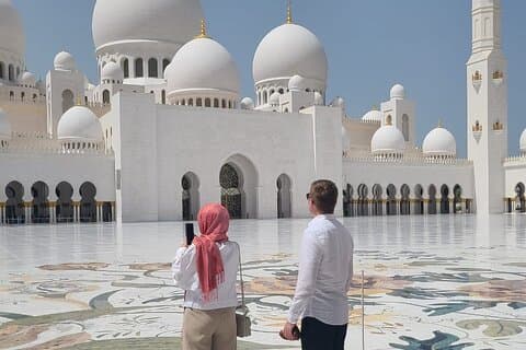 Private Abu Dhabi Day Trip with Mosque & TeamLab Phenomena Visit