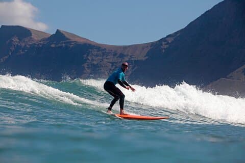 Lezioni di surf private Fate decollare il vostro livello di surf con un professionista