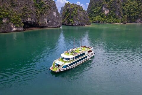 Ha Long Bay Luxury Day Cruise – Jacuzzi, Kayaking, Party & Buffet