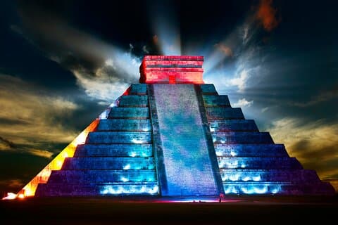 Explore Cancun After Dark em um tour privado