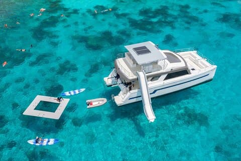 Phi Phi deltager i Excusive Party Cattamaran Boat