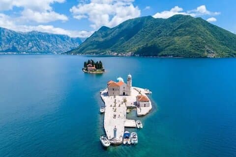 Adrenalin Speedboat Touren durch die Bucht von Kotor