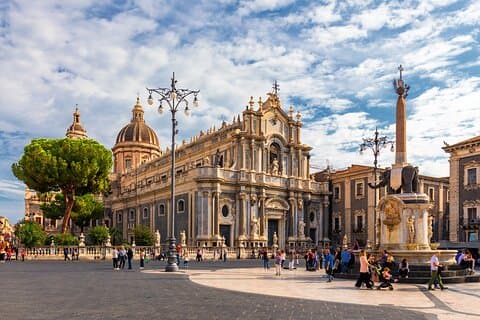 Catania: Privat halvdagstur i stadens höjdpunkter och kust