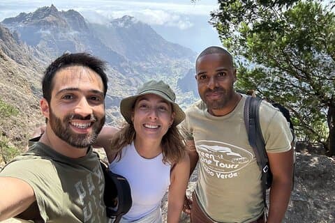 Découvrez Santo Antão : Excursion d'une journée en voiture ou randonnée guidée