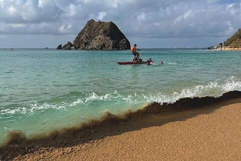 Havaiiansk kano eventyr i Fernando de Noronha