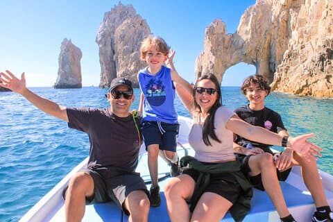 Famous Arch tour with Glass Bottom Boat.