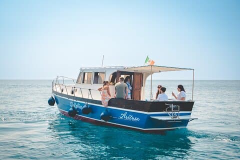 Excursion en bateau avec barbecue à bord