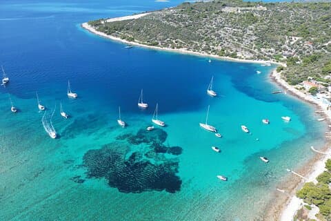 De Trogir e Split: Excursão de meio dia de Speedboat com Blue Lagoon