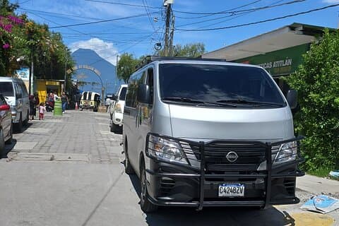 Gemensam transfer från Panajachel Atitlan till Guatemala City