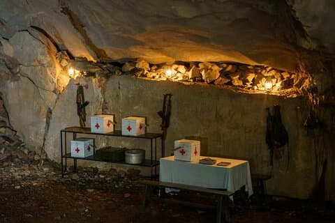 Bootsfahrt Phong Nha Cave & Vietnams historische Kommandohöhle