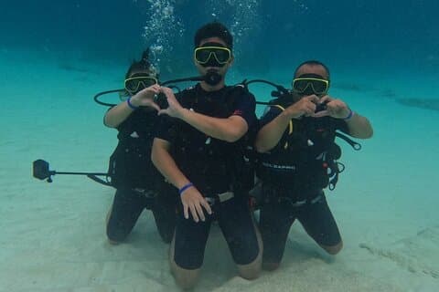 Phuket: Scuba Dive Racha og koralløyene med snorkeltur