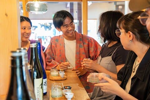 Recorrido a pie por Kiyomizu y degustación de sake tradicional