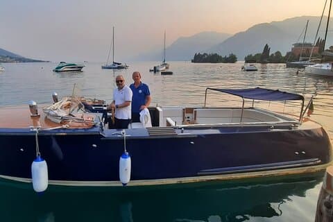 Visite privée du lac de Garde à bord d'un taxiboat vénitien