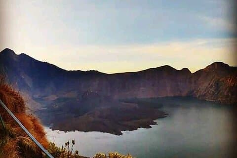 One Day Trek to Mount Rinjani Crater Rim