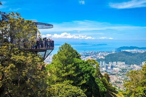 ペナンの魅力：シティハイライト、ケックロックシー寺院＆ペナンヒル