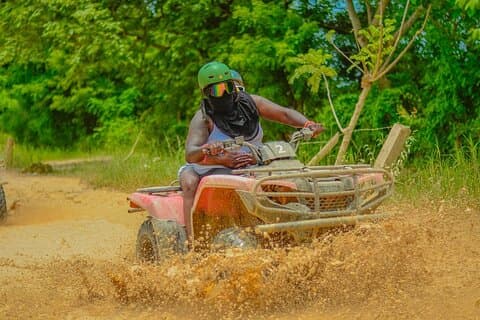 プンタカナのバギーまたはATVネイチャーツアー