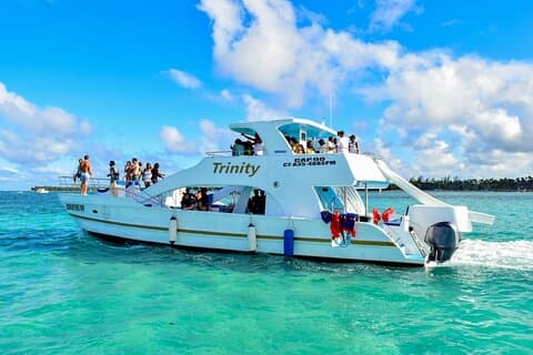 Infinity Catamaran Blast Hip Hop